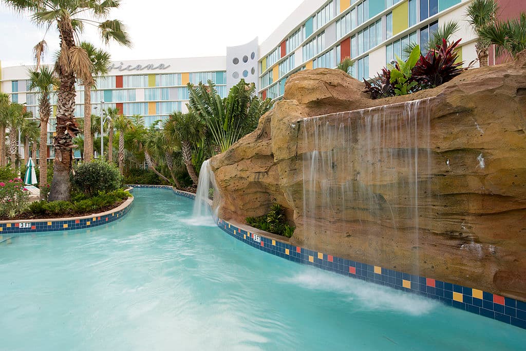 <b>5. Universal Orlando Resort en Orlando, Florida. </b>El hotel de este parque es una atracción en sí, por su diseño retro sus espectaculares vistas y sus divertidas piscinas. Foto: James Kilby/Universal Orlando Resort via Getty Images.