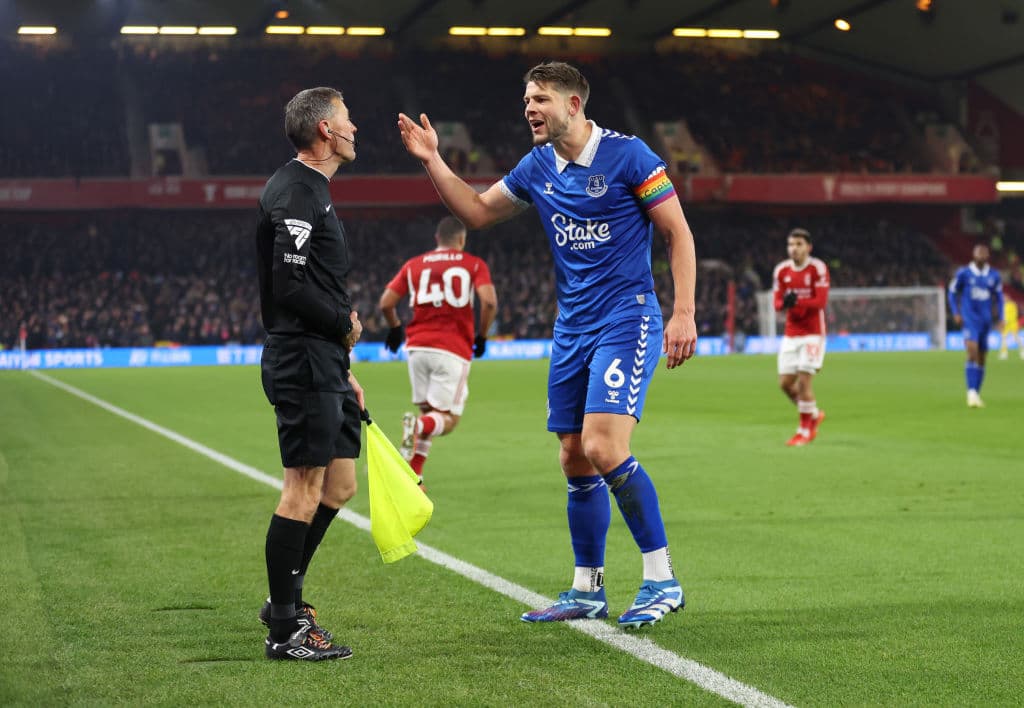 Nottingham Forest y Everton, acusados de irregularidades financieras