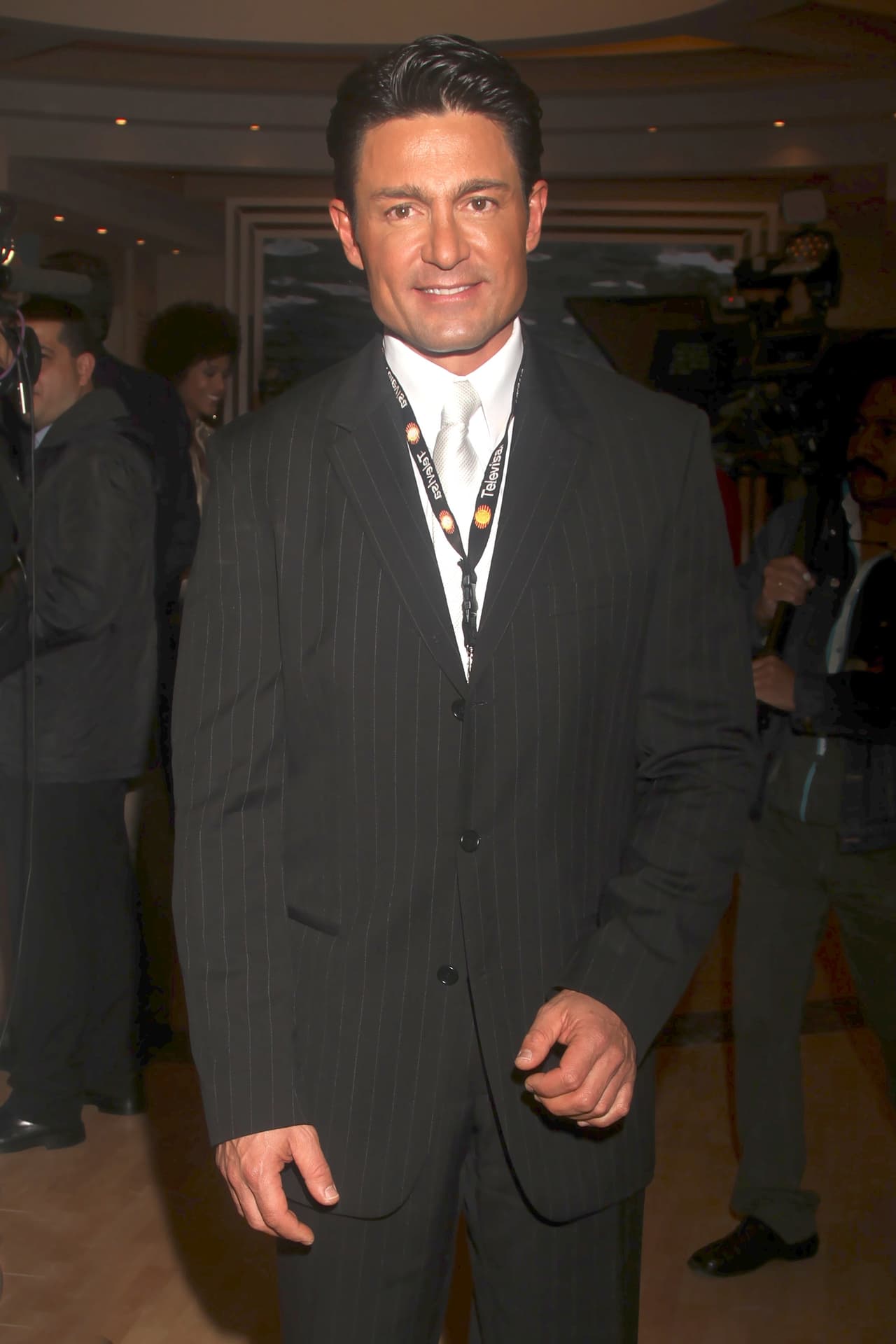 Han pasado más de 6 años desde que 
<b>Fernando Colunga</b> salió de la escena pública y aun cuando se había especulado sobre su regreso a la actuación no había ninguna información concreta.