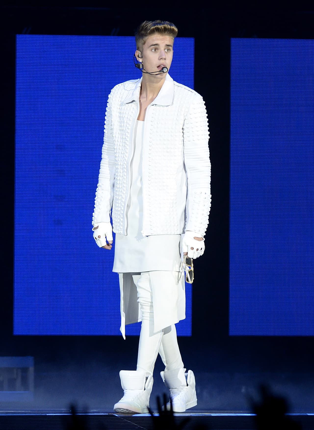 Para los GRAMMY 2013 también hubo inconformidad por parte de su equipo. Scooter Braun, mánager de Justin Bieber, escribió algunos tuits lamentando que no se nominara al joven cantante, “estoy en completo desacuerdo. El chico lo merecía. Grammy, lo arruinaste esta vez. Esta vez se merecía el reconocimiento y realmente no tengo nada positivo que decir acerca de una decisión con la que no estoy de acuerdo”.
<br>