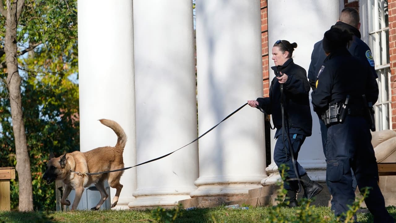 Este lunes por la mañana se mantenía la búsqueda del sospechoso en instalaciones del campus y sus alrededores.