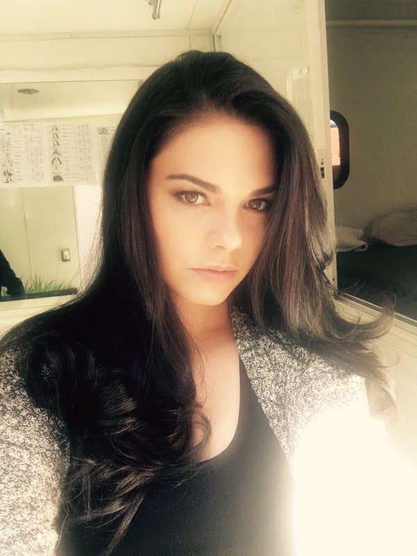 Livia abandonó la carrera de Administración de empresas por participar en un certamen de belleza. También es fanática del fútbol y sus equipos favoritos son las Chivas del Guadalajara y la Selección Mexicana.