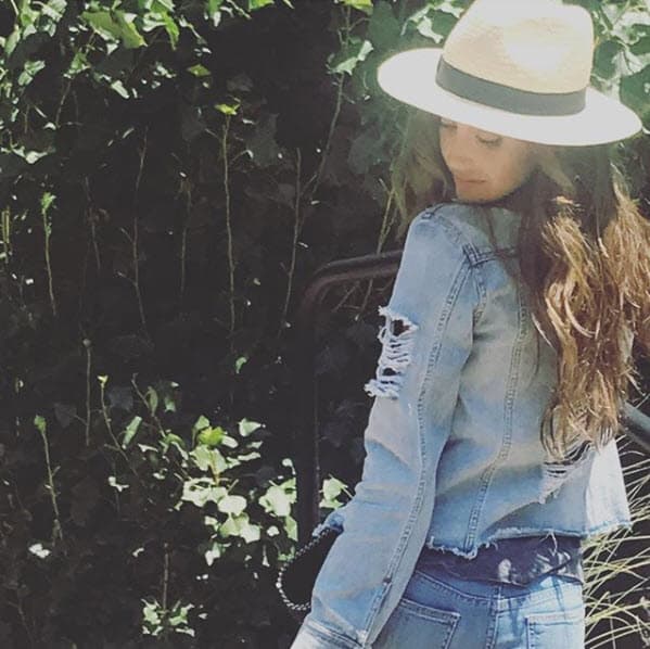 La actriz es otra de las famosas que no parece que tuvieron un bebé porque lucen igualitas.