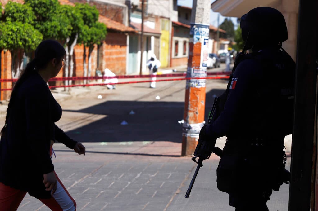 <h3 class="cms-H3-H3"><b>Michoacán</b></h3>
<br>
<b>Nivel 4-No viajar</b>
<br>
<b>Peligro: Delincuencia y secuestro</b>
<br>
<br>En su alerta, las autoridades señalan que algunos ciudadanos estadounidenses y residentes permanentes legales han sido víctimas de secuestro.