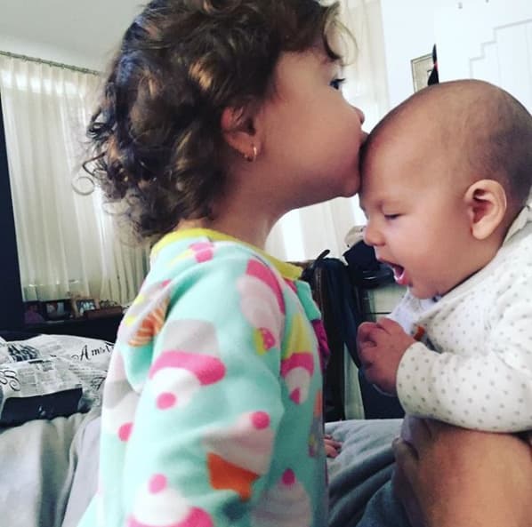 <a href="https://www.univision.com/entretenimiento/chismes/ya-nacio-el-segundo-hijo-de-angelica-vale" target="_blank">Daniel Nicolás</a> llegó al mundo con tan solo con 36 semanas de gestación, la misma situación en la que nació su hermana mayor.