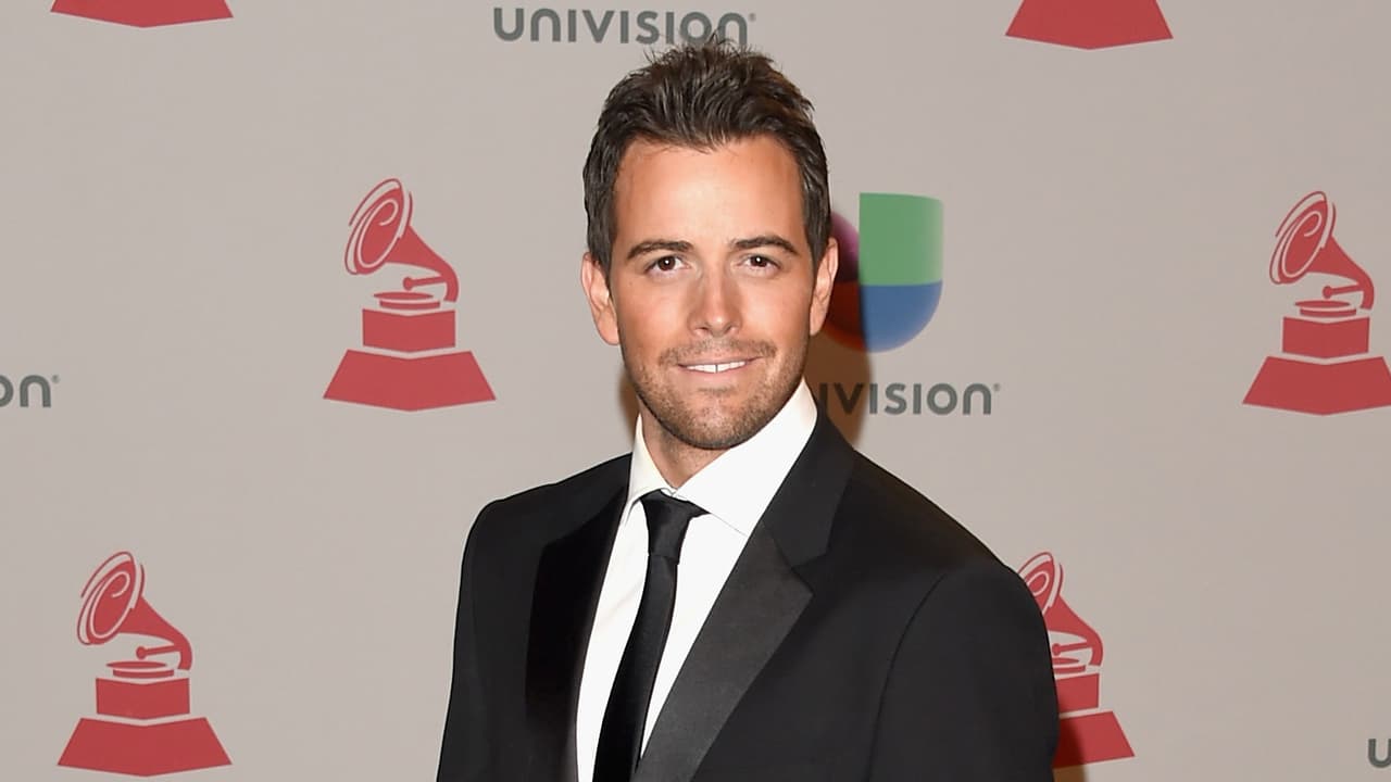 Mane de la Parra tiene todo el encanto para decir 'Me gustas' en su nuevo video.