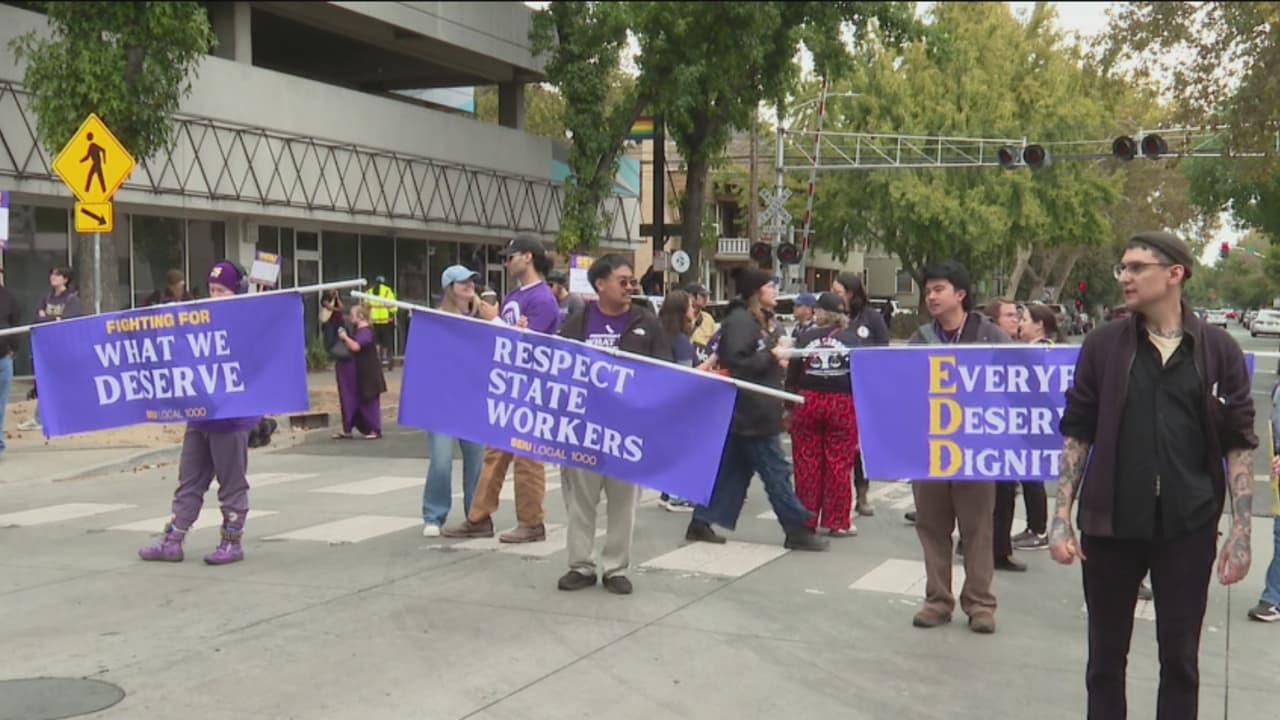 Sindicato de empleados estatales de California realiza huelga de un día contra la administración de Gavin Newsom