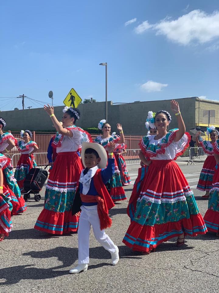 Cada región de México tiene su propio diseño de vestuario, pero todos coinciden en su belleza y colorido.