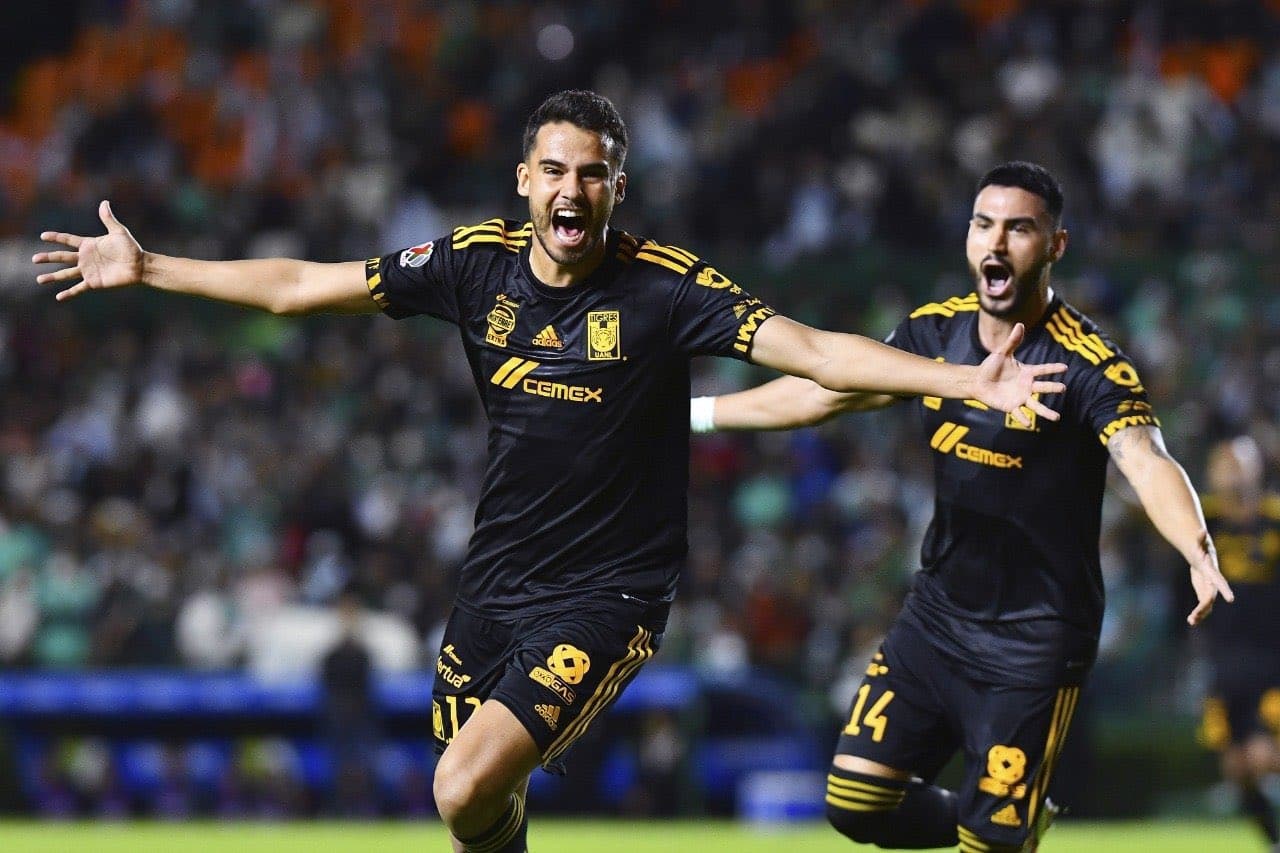 Diego Reyes regresó a entrenar con Tigres previo al duelo ante Chivas.