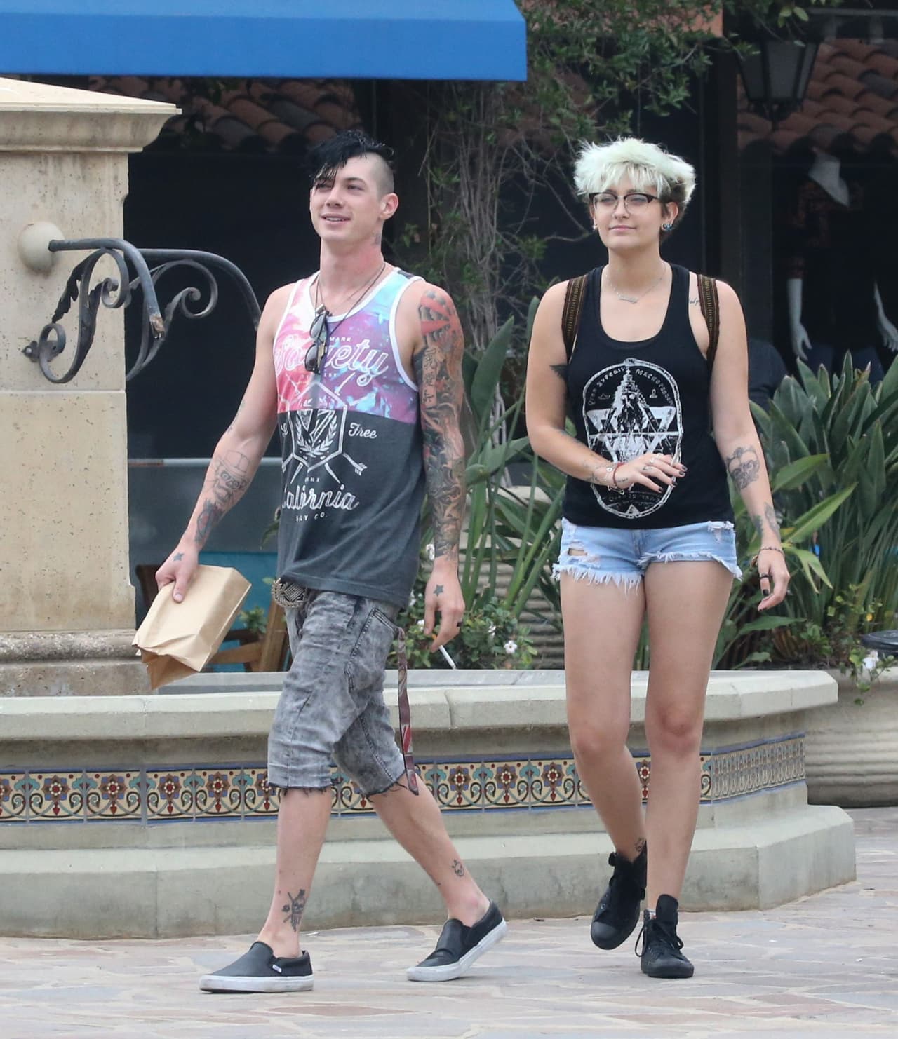 Se le ve muy sonriete a su lado.