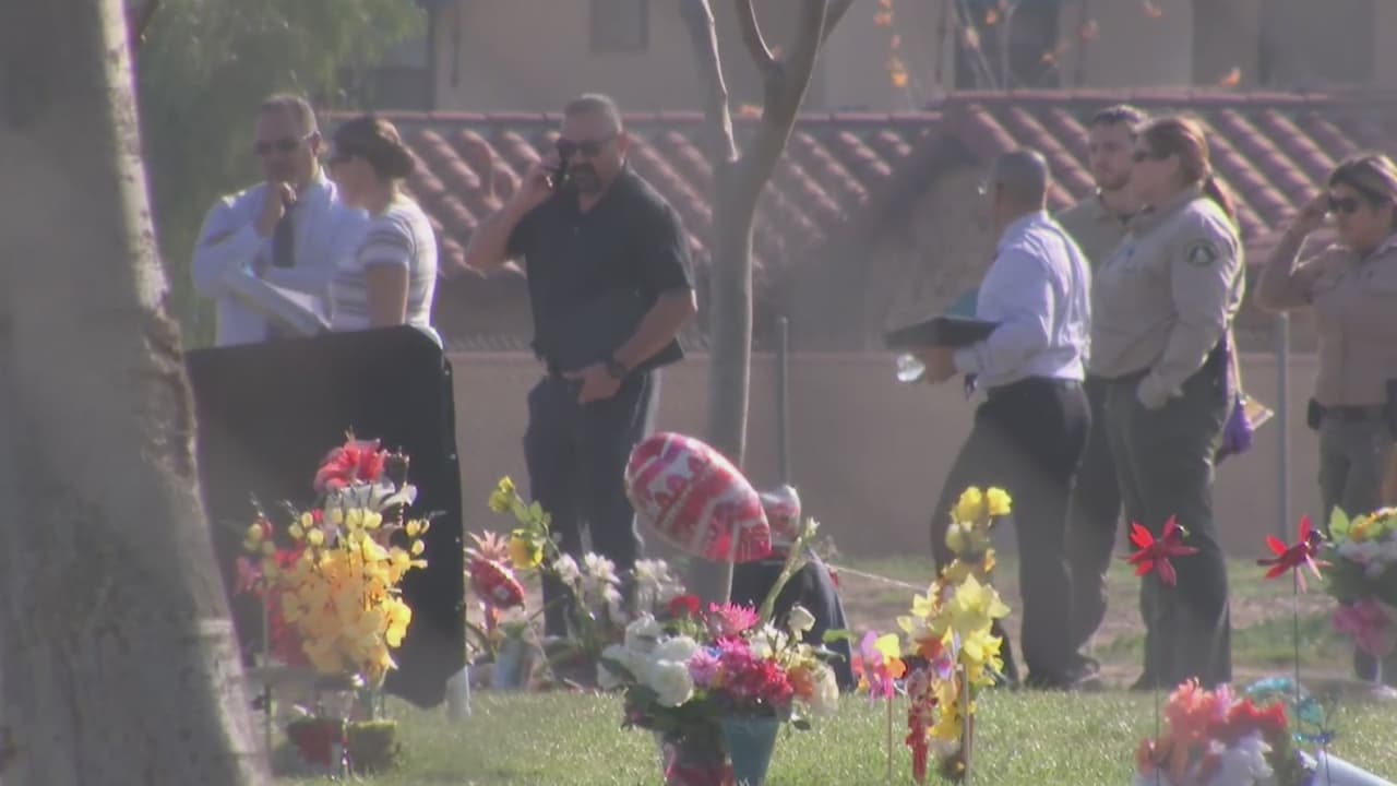 Encuentran tres cadáveres en cementerio del condado de Riverside