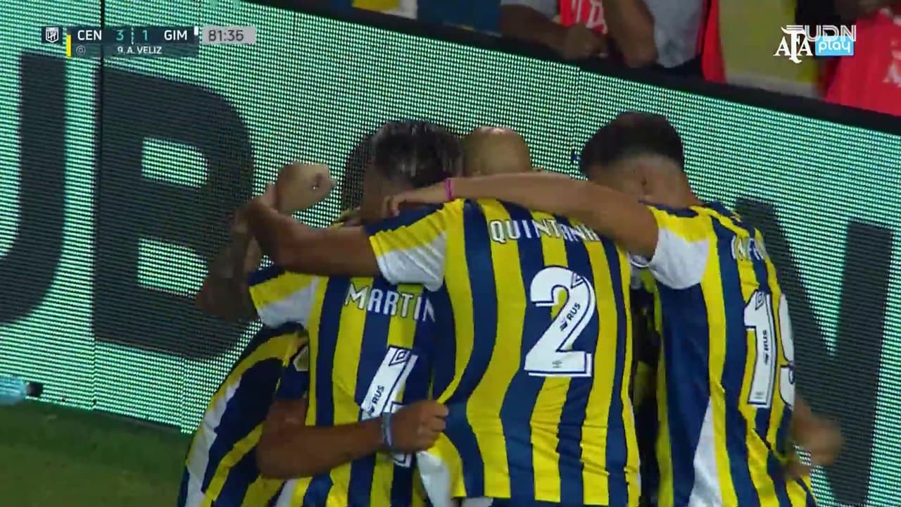 ¡Lo sentencian! Veliz aprovecha el saque de esquina para marcar el 3-1