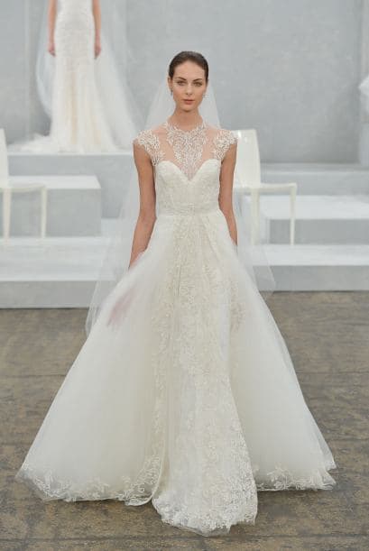 Aquí los mejores modelos del diseñador Monique Lhuillier.