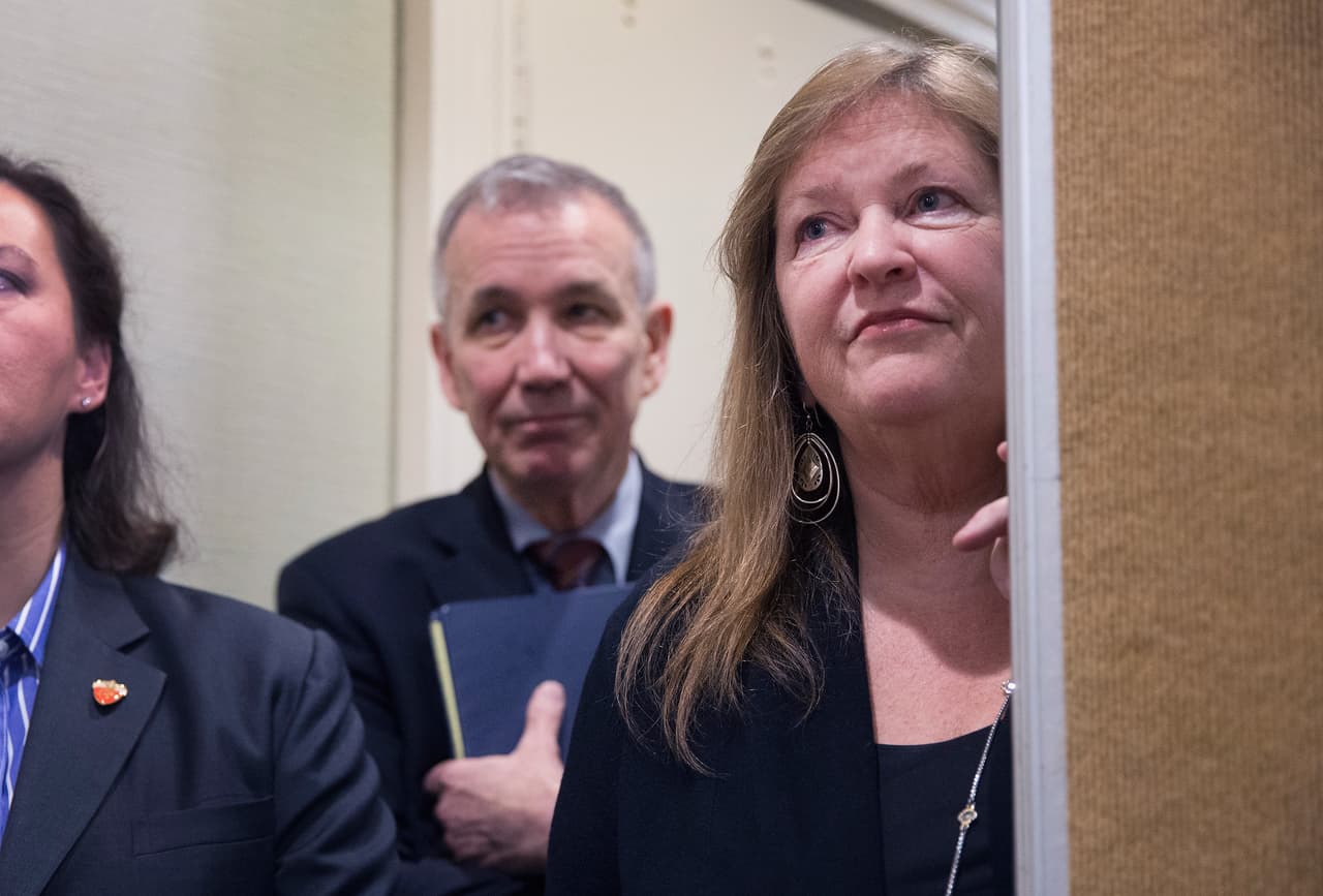 Jane Sanders describió como "perturbadora" su visita a la controversial cárcel de Arpaio