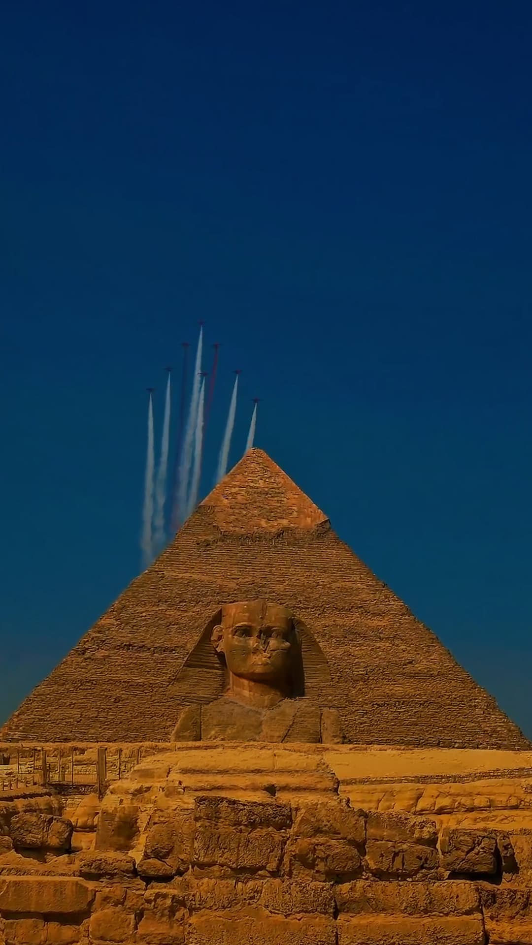 Show de aviones sobre las pirámides de Egipto
