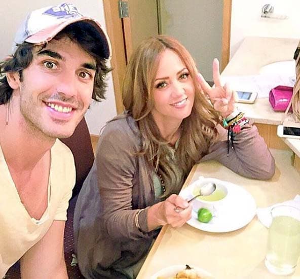 Andrea está contagiando el amor por la comida a sus compañeros de HOY. Pedro Prieto también es todo un foodie.