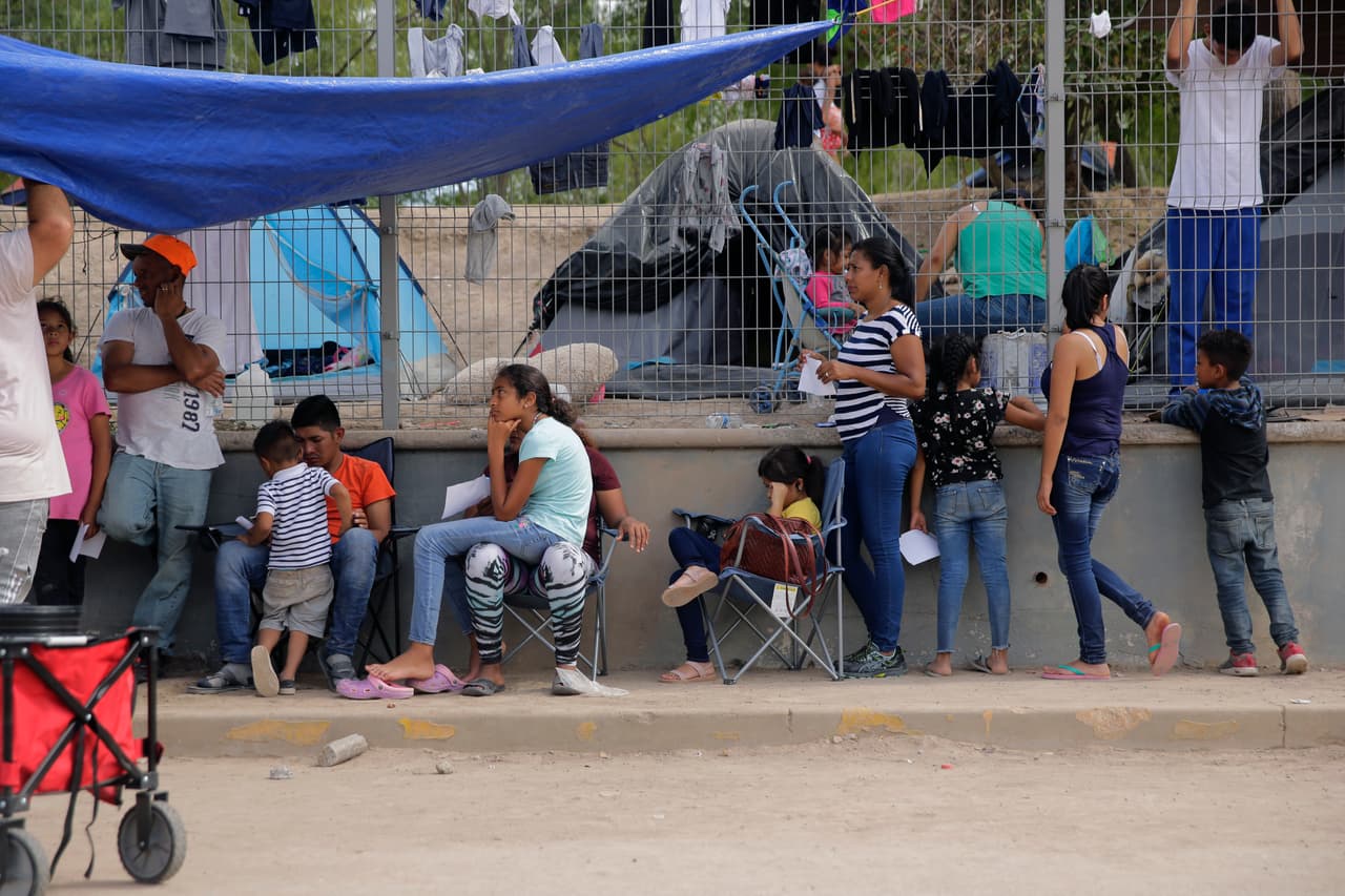 Tras aumento sin precedentes en las solicitudes de refugio y asilo, el gobierno de México pide a empresas que les ofrezcan empleo