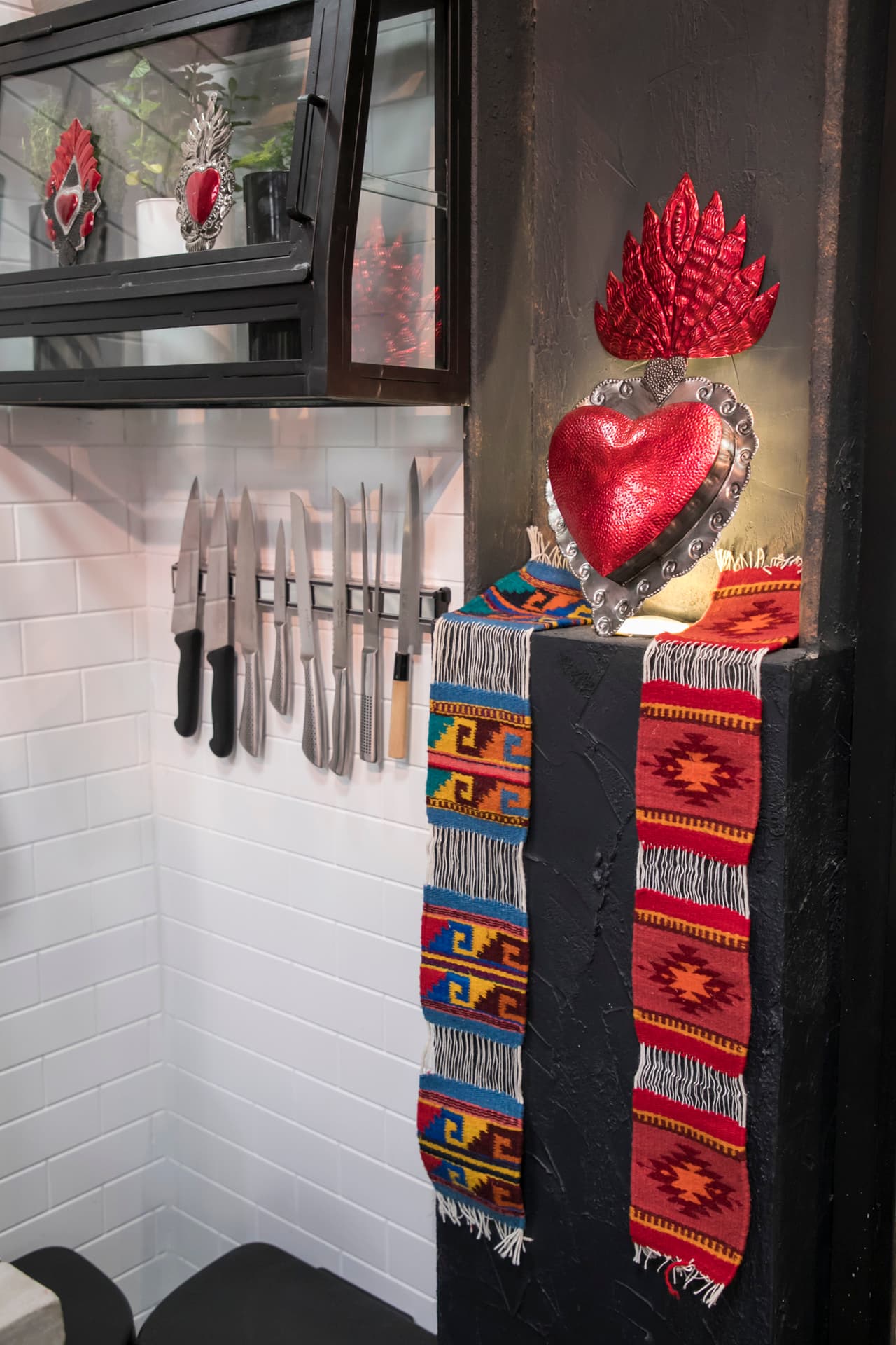 También llevaron artesanías típicas de Oaxaca, que es común ver en su cocina.