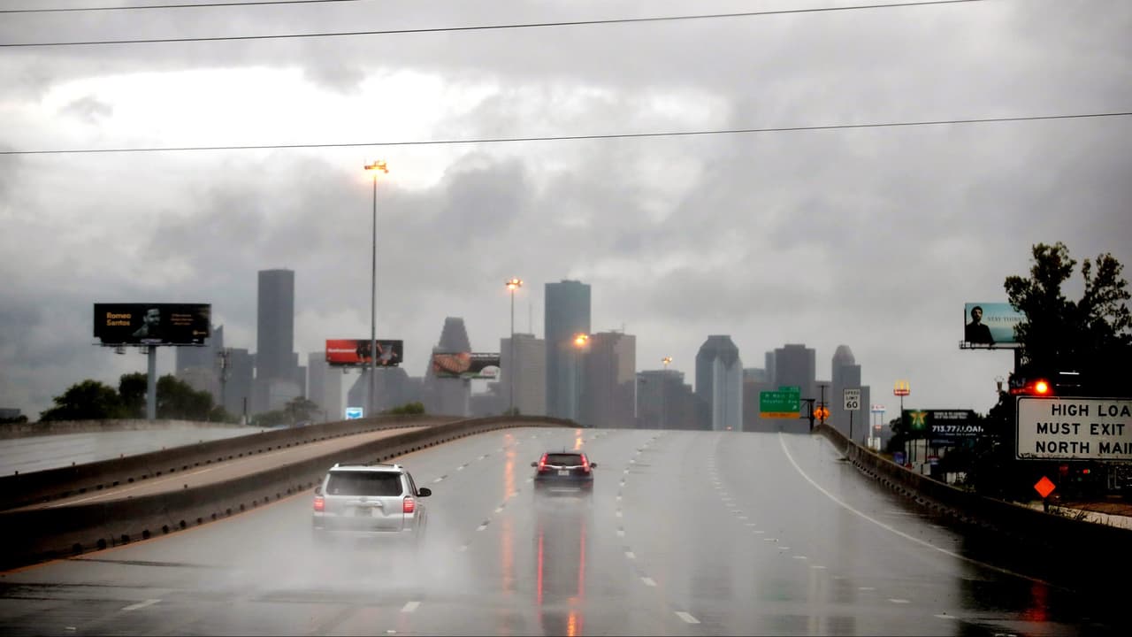 Posibilidades de algunos aguaceros y condiciones cálidas para este domingo en Houston