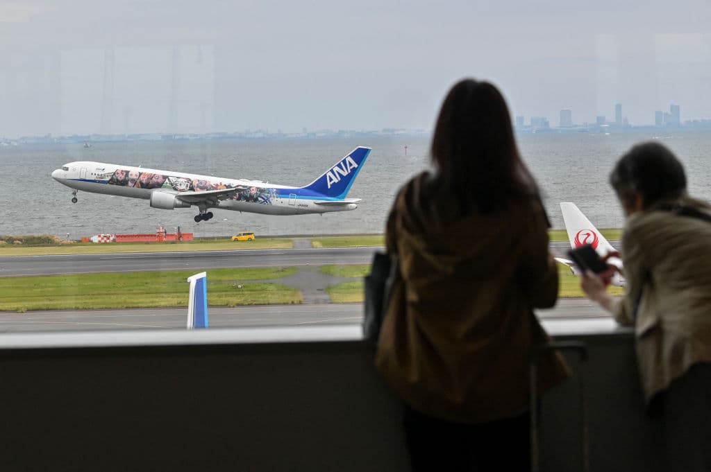 <h3 class="cms-H3-H3">Puesto 4: All Nippon Airways</h3>
<br>
<br>De Tokio para el mundo, la compañía conocida como ANA fue premiada por mejor limpieza de cabina de una aerolínea y otros cuatro reconocimientos, entre ellos los mejores servicios aeroportuarios.