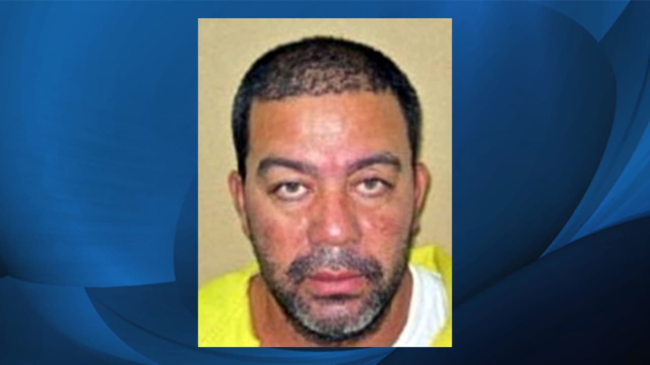 <a href="https://www.ice.gov/most-wanted/rodriguez-castro-luis-alberto" target="_blank">LUIS ALBERTO RODRÍGUEZ-CASTRO</a>. Ciudadano hondureño acusado de homicidio por negligencia y homicidio vehicular involuntario en Kill Devil Hills, Carolina del Norte, en 2011.