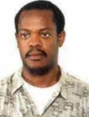 <h3 class="cms-H3-H3">Frantz Dieudonne</h3>
<br>
<br>Este hombre de 51 años, oriundo de Haití, es acusado viajar de Pennsylvania a Utah, entre noviembre de 2001 hasta mayo de 2002, 
<a href="https://www.fbi.gov/wanted/cac/frantz-dieudonne" target="_blank">para tener relaciones sexuales con un menor de 15 años.</a>
<br>
<br>A mediados de 2002, Dieudonne fue arrestado en Illinois acusado de transportar a un menor con la intención de tener relaciones sexuales. Fue liberado bajo fianza una semana después. 
<br>
<br>El fugitivo no acudió a los juicios en Salt Lake City, Utah y en Chicago, Illinois, entre octubre y noviembre de 2003. 
<br>