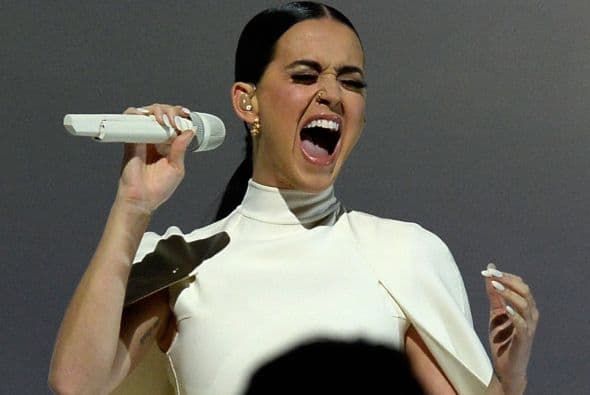 Katy Perry hizo una de las interpretaciones más emotivas de la noche con el tema 'By the Grace of Good'.