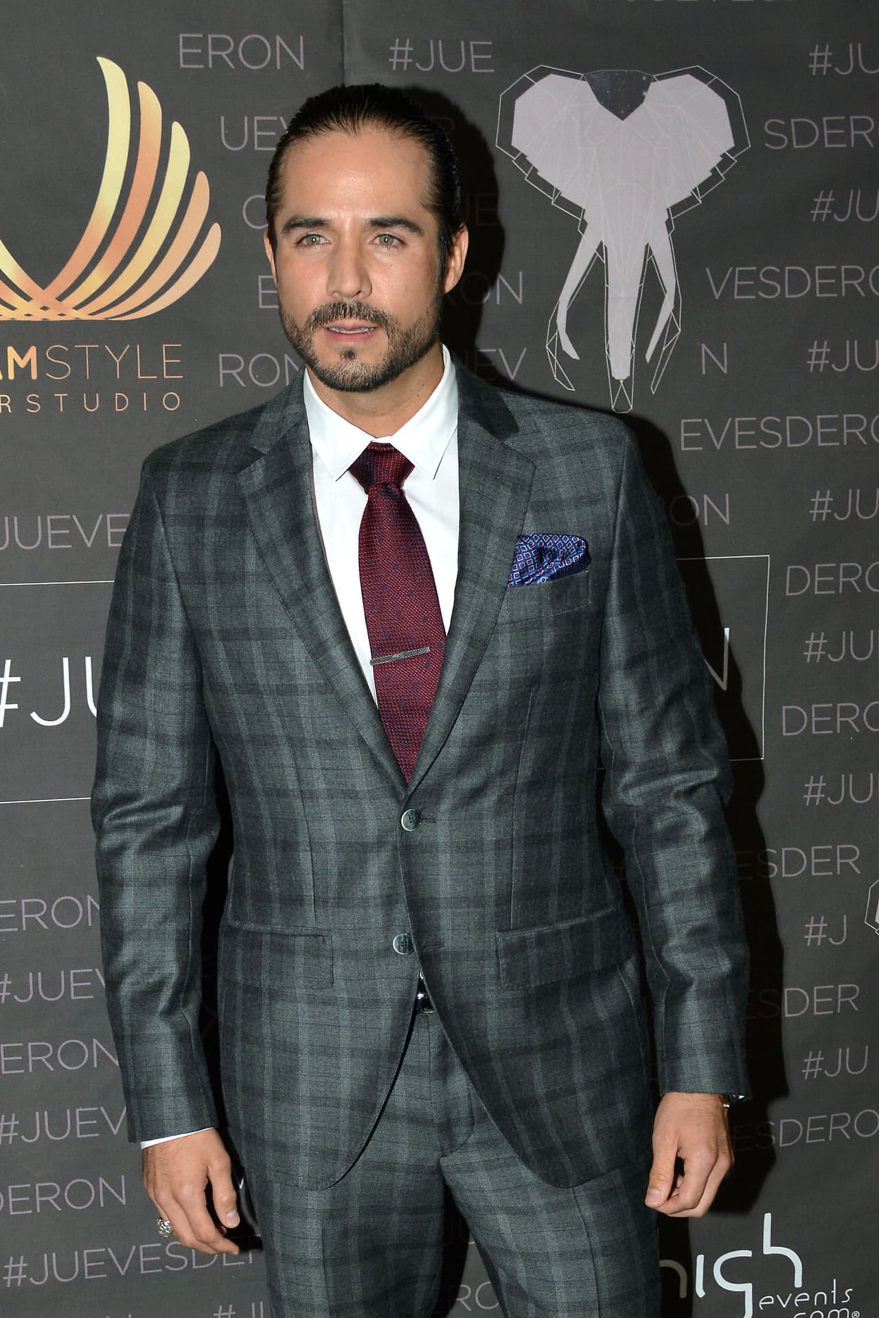 Su talento ha sido reconocido por Premios TvyNovelas como ‘Mejor actor co-estelar’ (2012) y ‘Mejor actor juvenil’ (2010). 
<br>