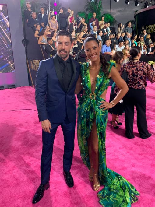 Entonces, la semana pasada se topó con este vestido Versace,
<b><a href="https://www.univision.com/shows/el-gordo-y-la-flaca/gyf-digital-jlo-revelo-lo-que-realmente-sintio-por-su-famoso-vestido-de-versace-video" target="_blank">"usado antes por la diosa latina JLo"</a></b>.