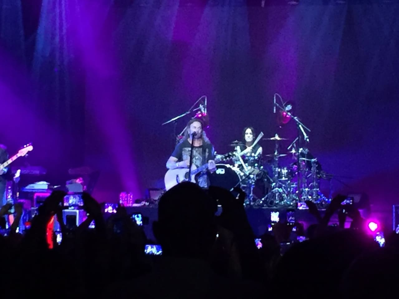 Este tema pertenece a su producción 'Dónde Jugaran lo Niños'.