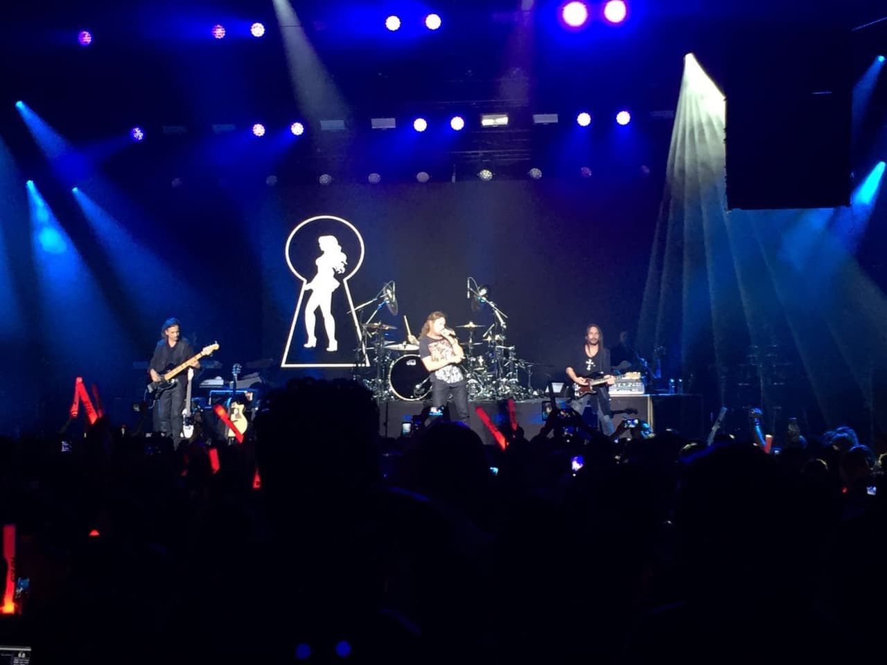 Fher, como era de esperarse lanzó varios mensajes en honor a los latinos que viven en Estados Unidos.