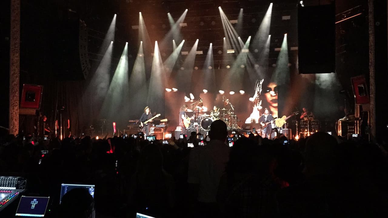 La agrupación tapatía preparó un set súper selectivo con el que consintió a diversas generaciones.