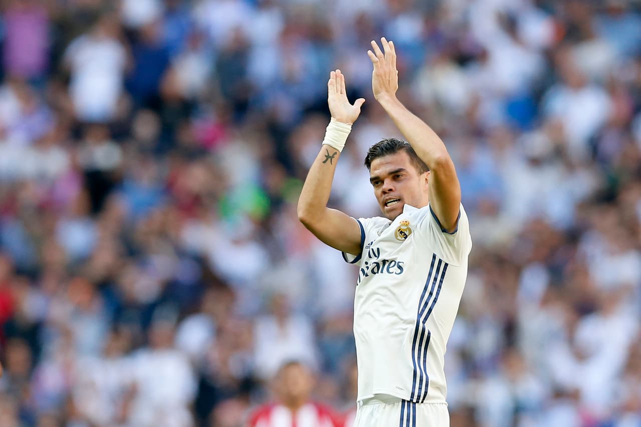 La misma historia vive Pepe, quien también salió en los cables filtrados por Football Leaks. Sin embargo, el jugador emitió un comunicado para limpiar su nombre ante el rumor en el que demostraba su cumplimiento en las obligaciones fiscales.