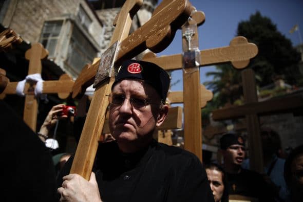 El camino se representa con una serie de imágenes de la Pasión.