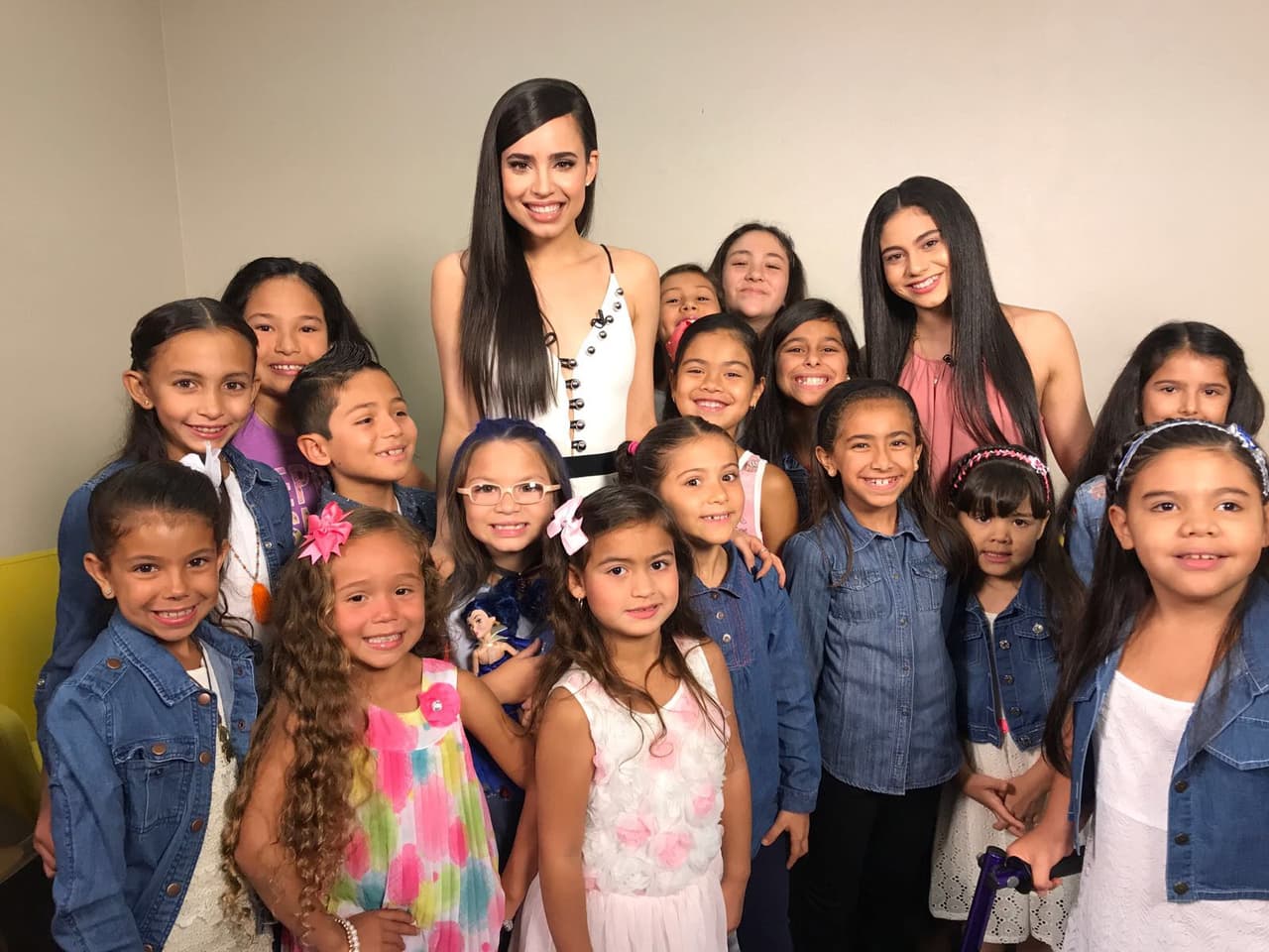 Sofía Carson les dio algunos consejos a sus admiradores para luchar y alcanzar sus sueños. 
<b><a href="http://www.univision.com/shows/despierta-america/sofia-carson-cumplio-el-sueno-de-sus-mas-grandes-fans-y-les-dio-una-sorpresa-video" target="_blank">Mira el VIDEO aquí</a></b>