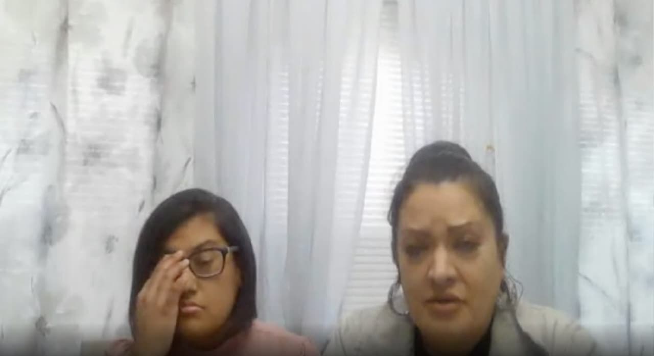 "A ningún niño se le debe hacer eso": Familia hispana demanda a escuela y profesores por cortar cabello a menor