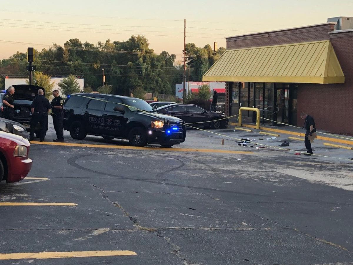 El incidente se registró alrededor de las 4 am en un restaurante Waffle House del condado de Fulton, ubicado cerca de la intersección de Fulton Industrial Boulevard y la I-20.