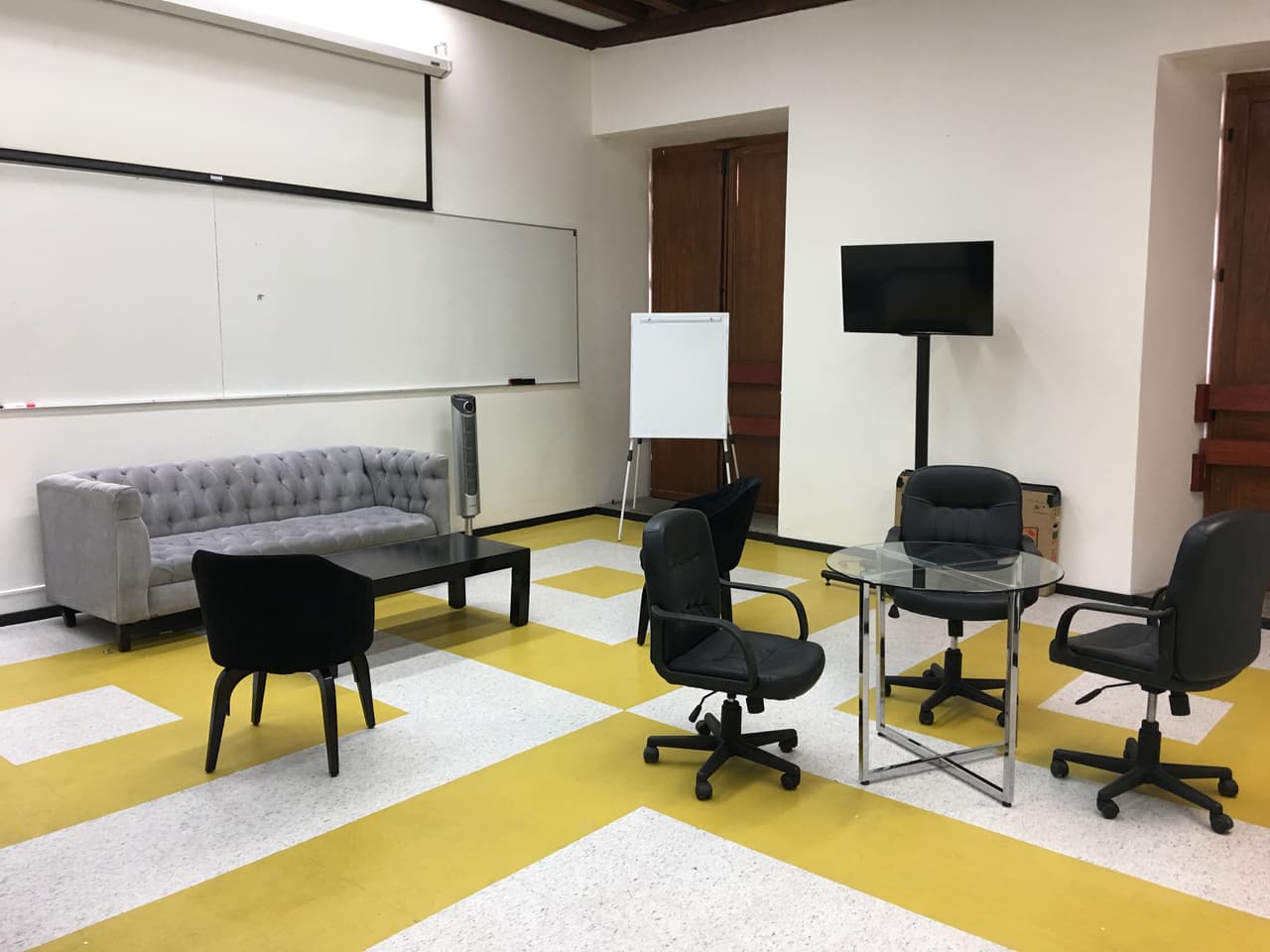 Este será el camerino que utilizarán el candidato José Antonio Meade y su equipo.