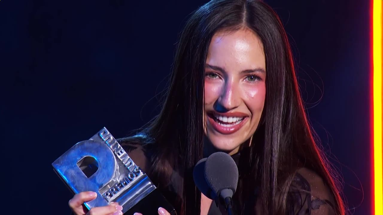 Aria Vega dedica con emoción su triunfo en Premios Juventud a su mamá: "Me diste la raíz de todo lo que soy"