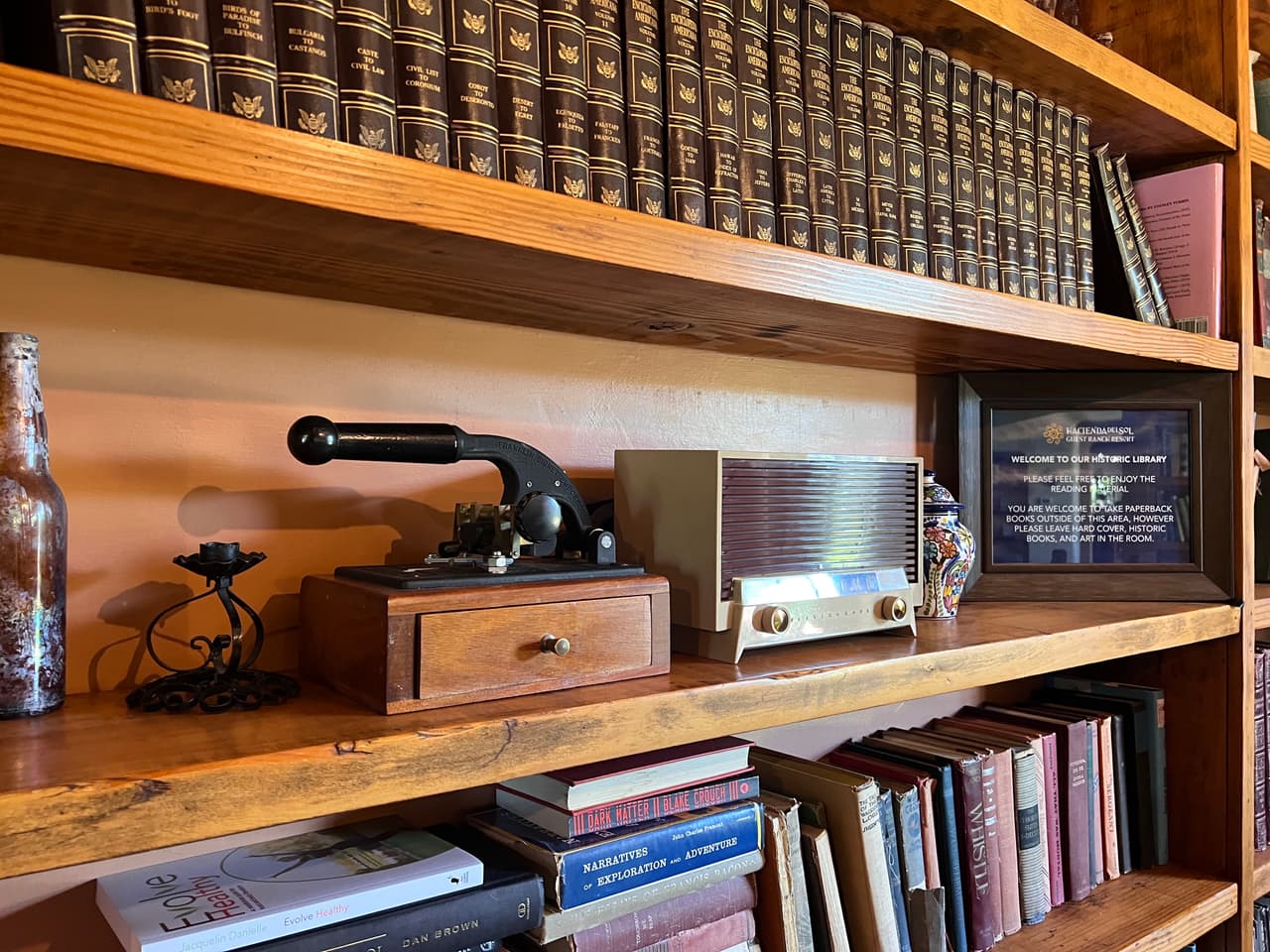 El lugar fue olvidado por algún tiempo hasta 1995 cuando la propiedad fue adquirida por un grupo de inversionistas de Tucson. Con la visión de devolver este lugar a sus inicios, los propietarios han renovado continuamente Hacienda Del Sol.