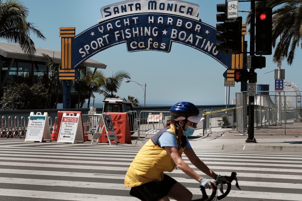 Multas desde 100 y hasta 1,000 dólares a quienes no usen mascarillas en Santa Mónica en tiempos del coronavirus