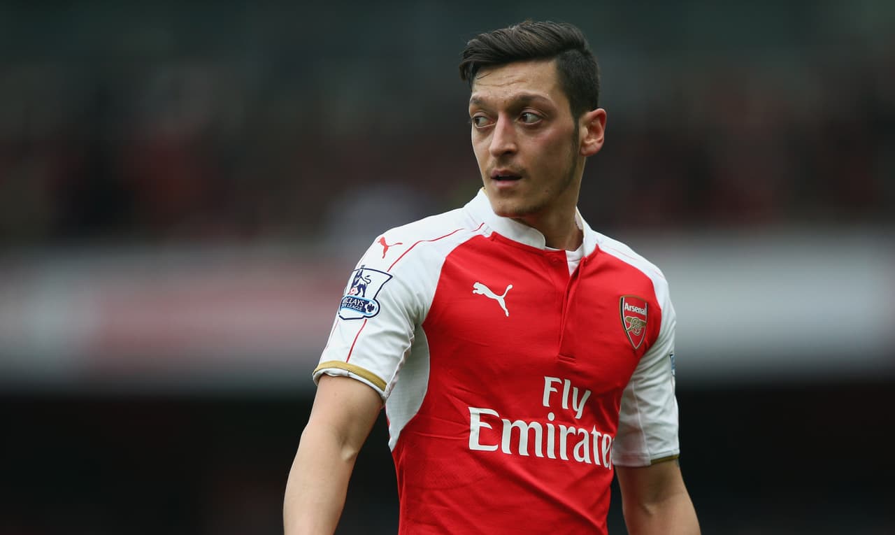 ¿Qué la venganza nunca es buena?: así le devolvió Mesut Özil el 'troleo' a la policía de Stoke