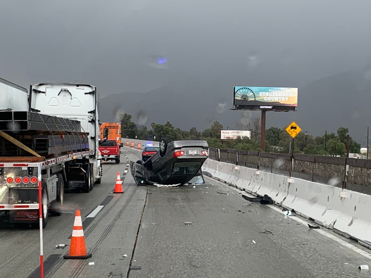 El departamento de Transporte reportó un accidente este viernes a las 10:35 a.m. en la autopista 10 en la zona de Apache Trail, Cabazon. Tres carriles fueron bloqueados.