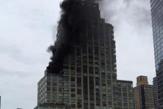 Usuarios de las redes sociales dieron cuenta del fuego. (Imagen tomada de Twitter).