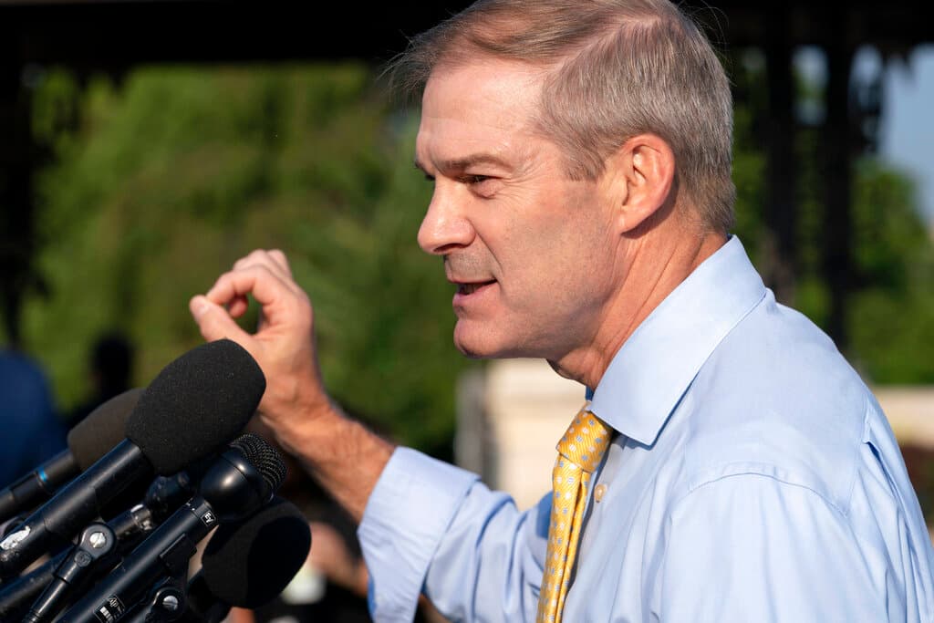 El representante Jim Jordan, republicano por Ohio, habla durante una conferencia de prensa en el Capitolio en Washington, el 27 de julio de 2021.