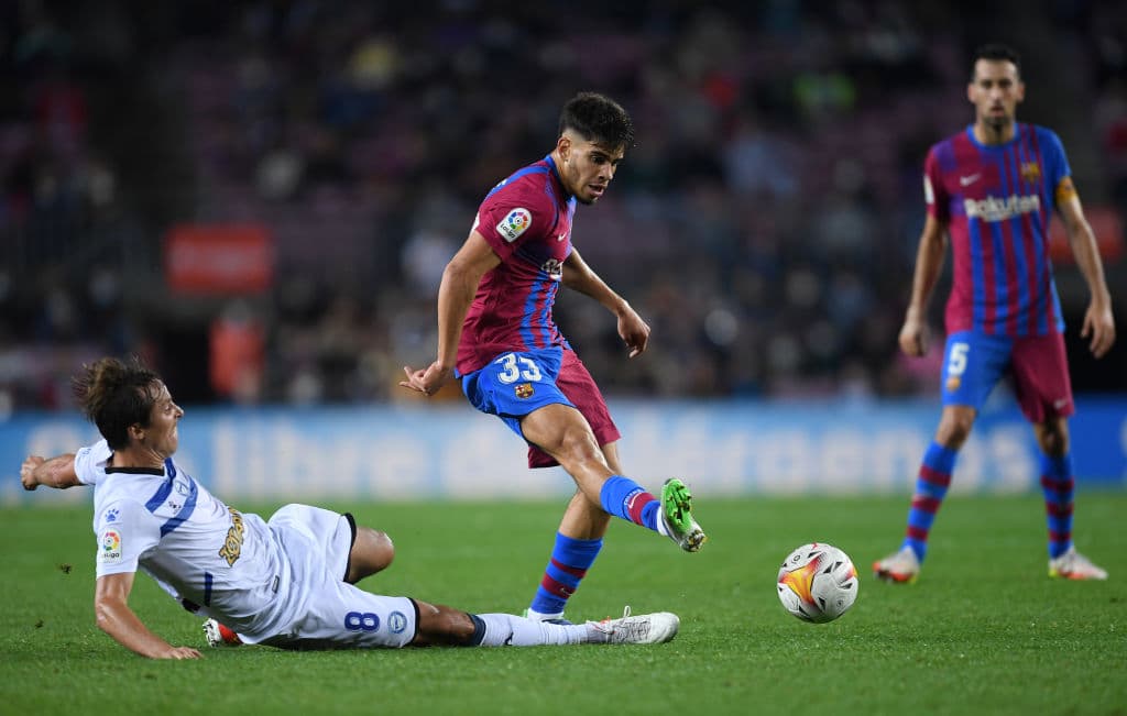 El Barcelona no aprovecha sus llegadas, descuidan y terminan dejando ir la victoria para conformarse con un empate 1-1.
