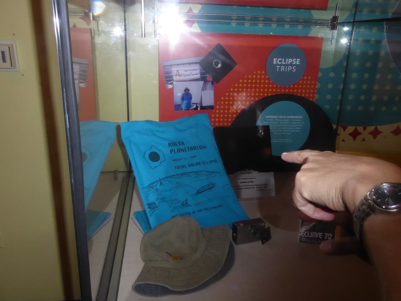 Y que en diferentes partes del mundo se ve de manera diferente. Algunos lo ven parcial y otros total.