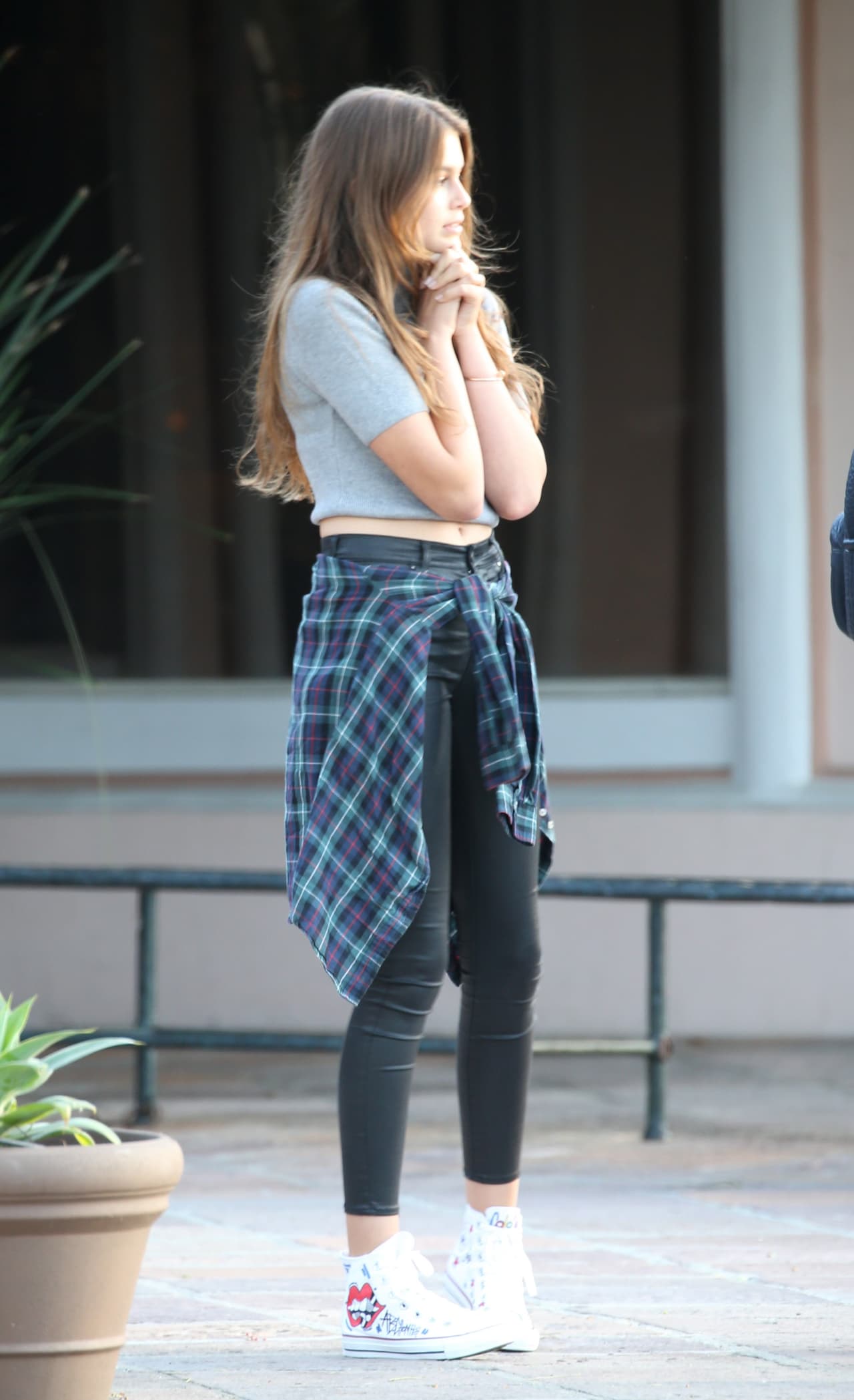 Kaia siempre luce muy natural, su melena suelta y sin maquillaje.