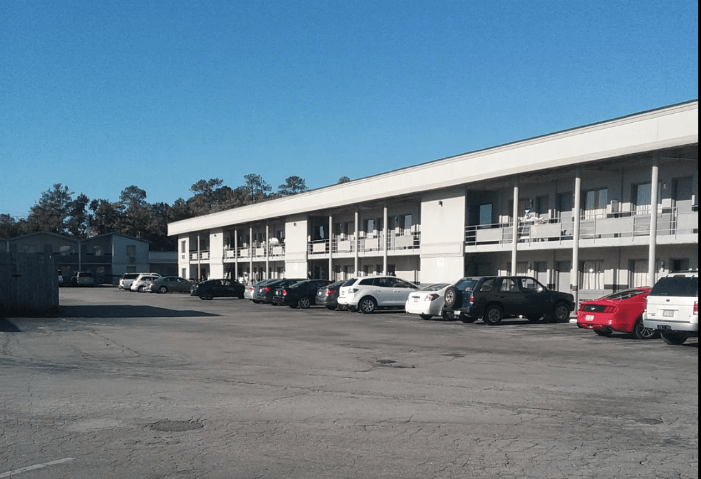 Un hotel en Carolina del Norte sufre daños por los vientos de Florence y evacúan a sus 62 huéspedes