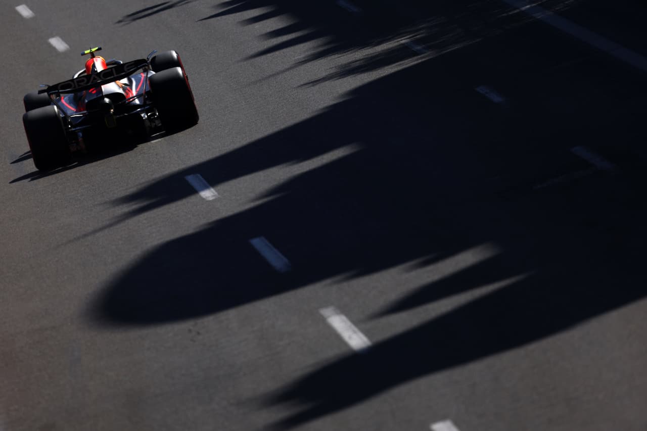 Los espectaculares edificios de Azerbaiyán tiraban una sombra sobre la Fórmula 1 que en esta ocasión opacaba las edificaciones locales.
<br>